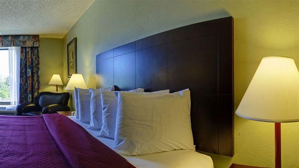 Holiday Inn Express Hotel And Suites Saint Robert By Ihg Kültér fotó
