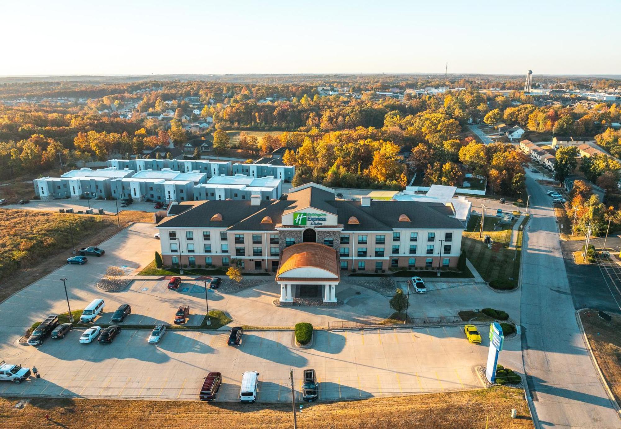 Holiday Inn Express Hotel And Suites Saint Robert By Ihg Kültér fotó