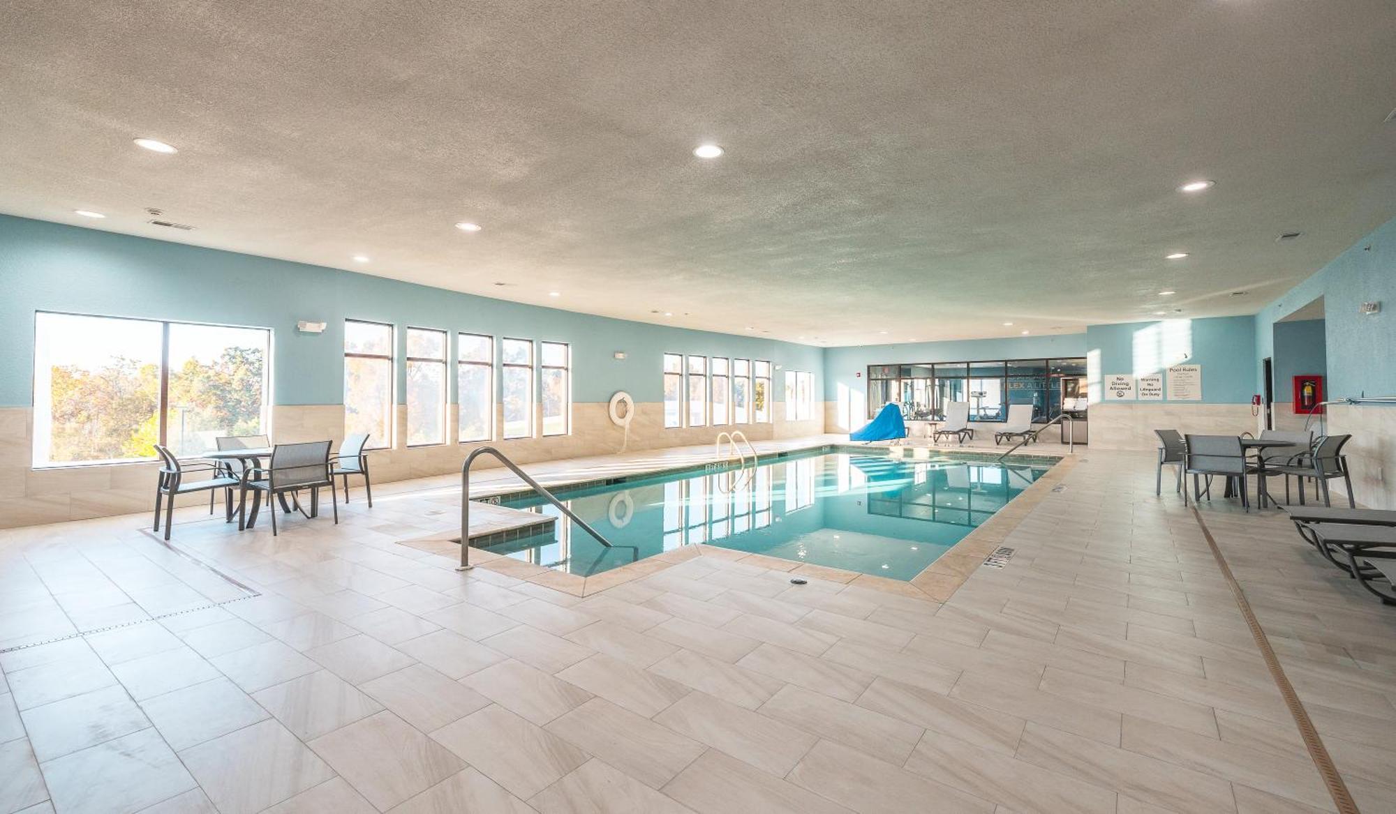 Holiday Inn Express Hotel And Suites Saint Robert By Ihg Kültér fotó